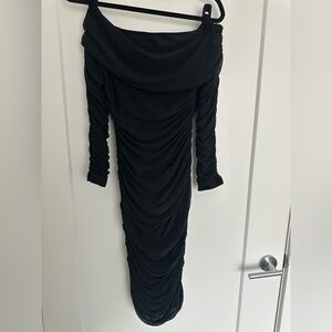 Ruched midi dress. Black or white